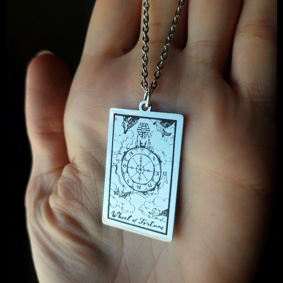 🖤 Wheel of Fortune- Stainless Tarot Card Necklace - Picture 2 of 6
